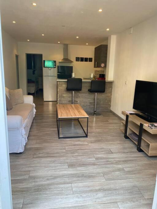 Jolie Appartement Avec Piscine La Roquette-sur-Siagne 外观 照片
